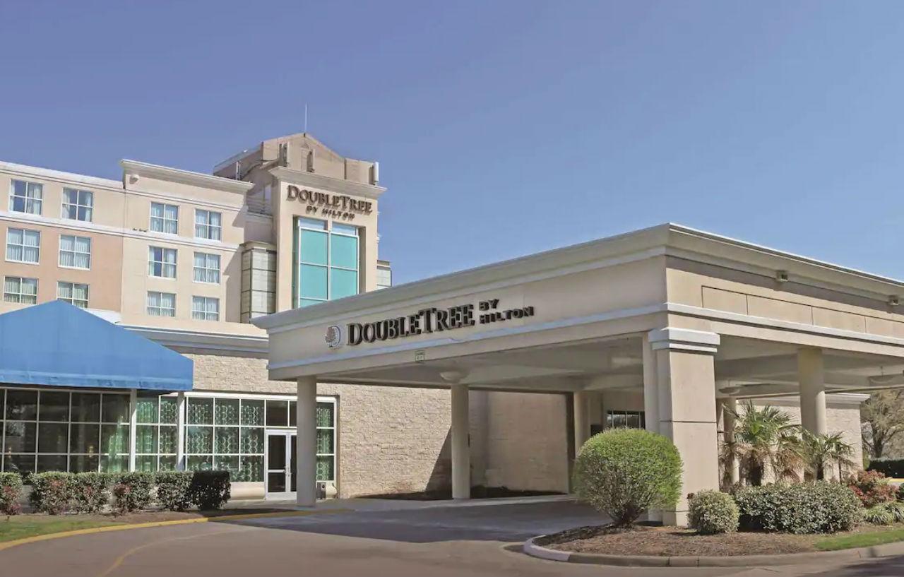 Doubletree By Hilton Norfolk Airport Hotel Exterior photo