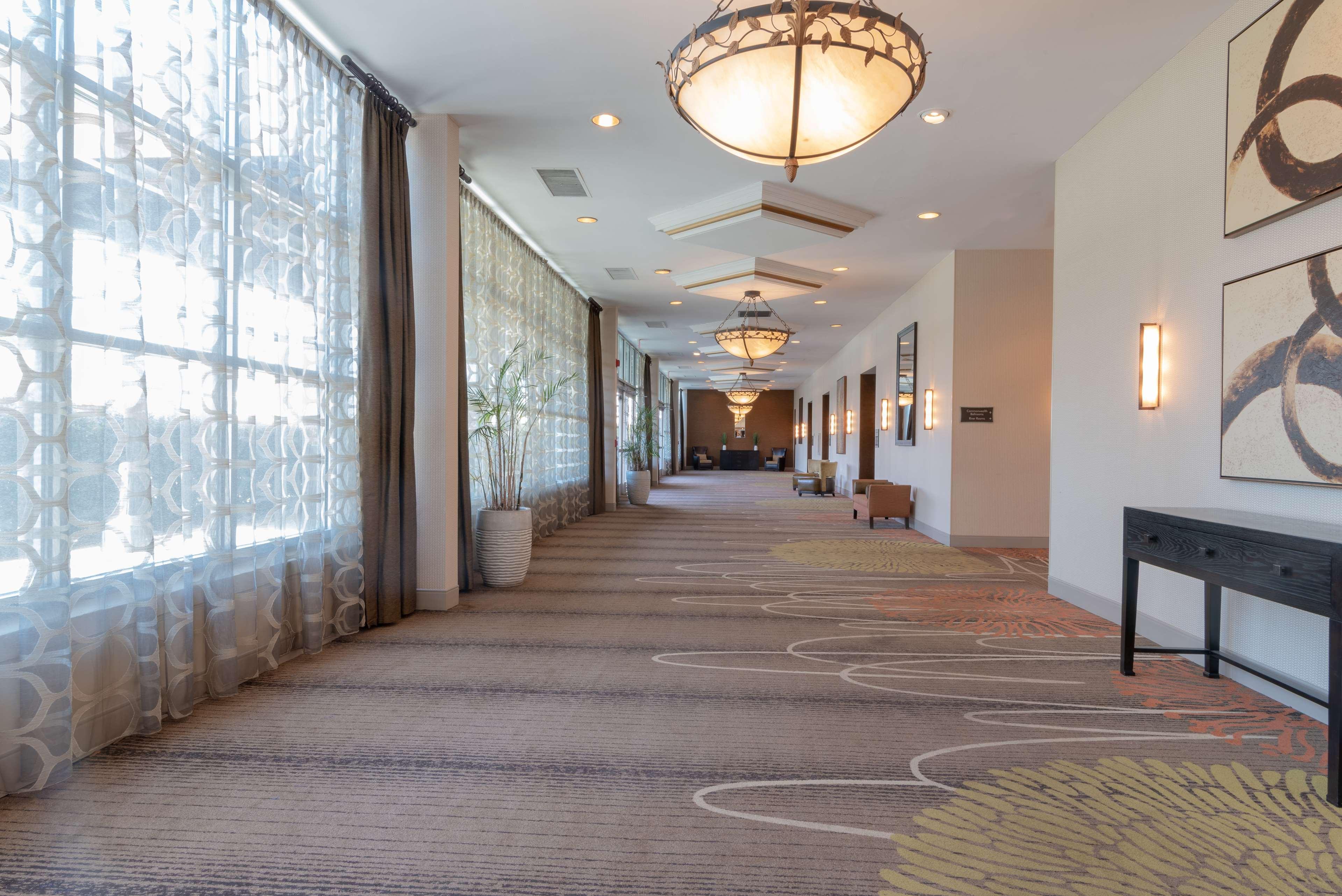 Doubletree By Hilton Norfolk Airport Hotel Exterior photo