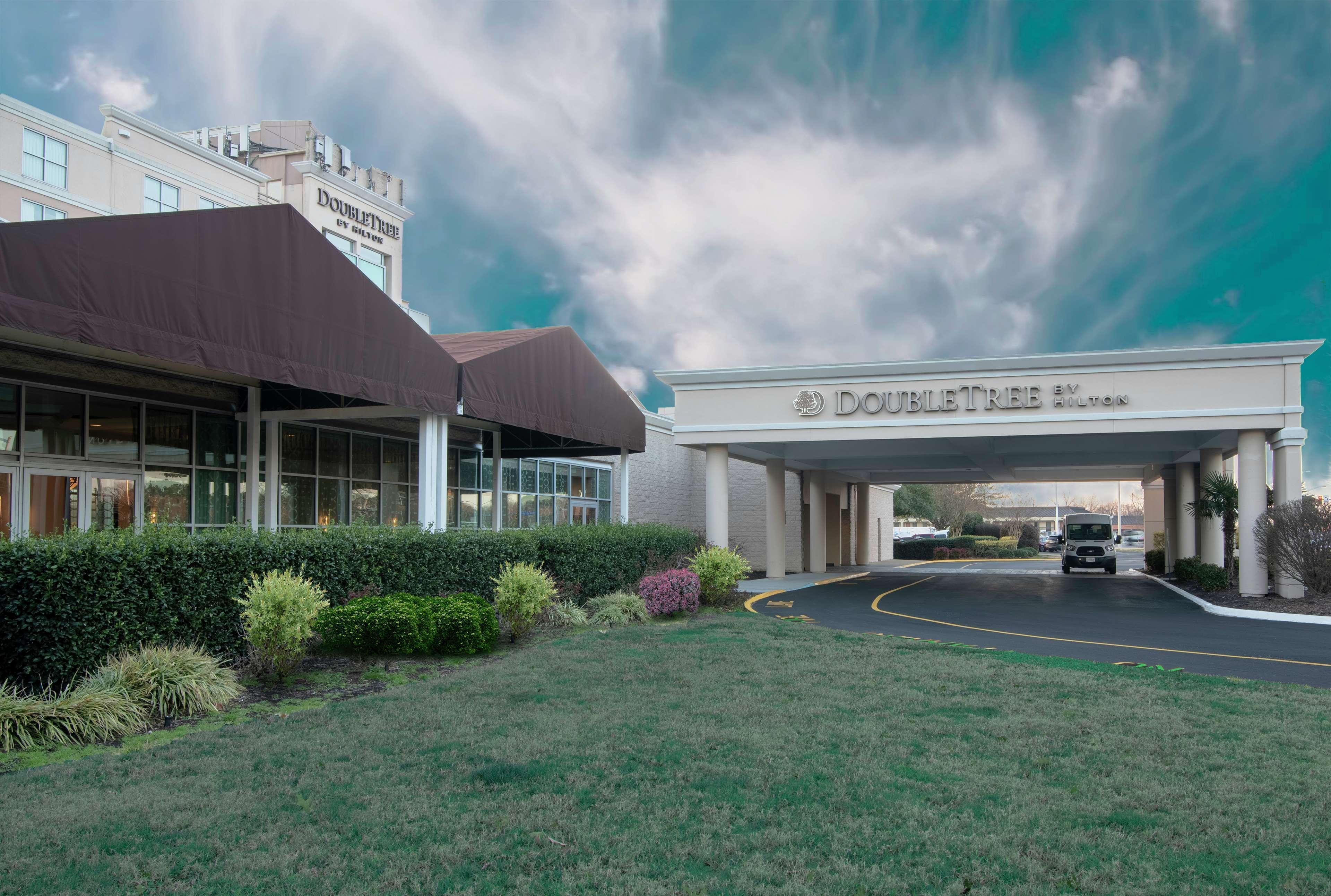Doubletree By Hilton Norfolk Airport Hotel Exterior photo